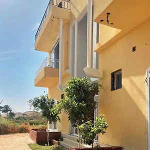  Guest house Karima House